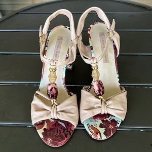 Preowned nude sandals in excellent condition